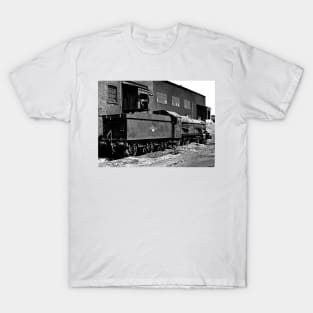 GWR Steam Loco 7029 Clun Castle being coaled T-Shirt